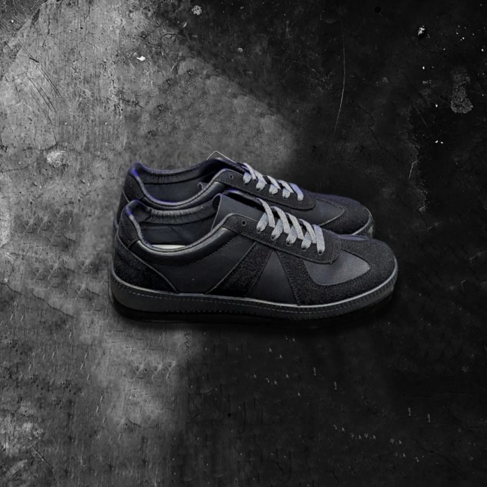 Ready German Army Trainer Mk.2 - Hitam, 43