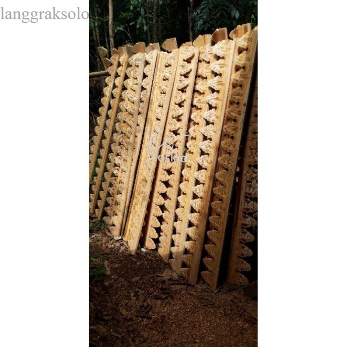 

Lisplang Kayu Full Ukir Motif Cemara Termurah murah
