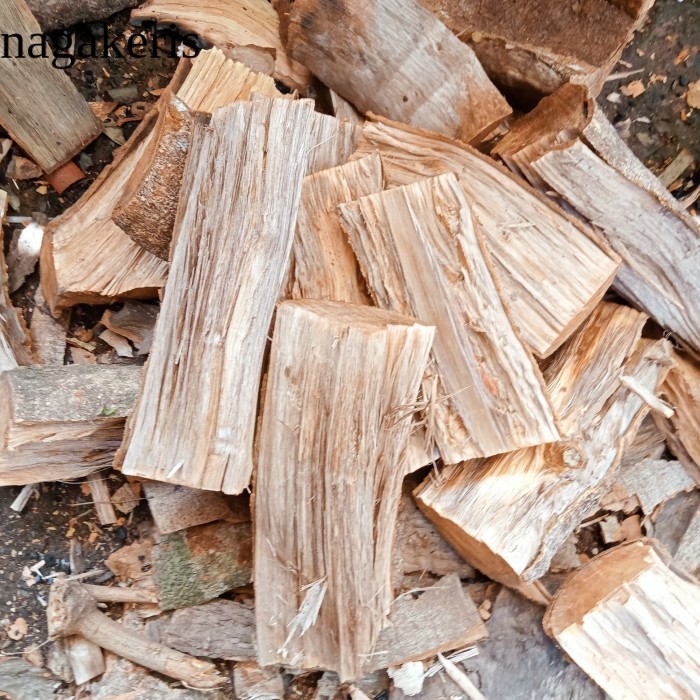 

Kayu bakar rambutan kering panjang 20 cm harga per 1 kg laris