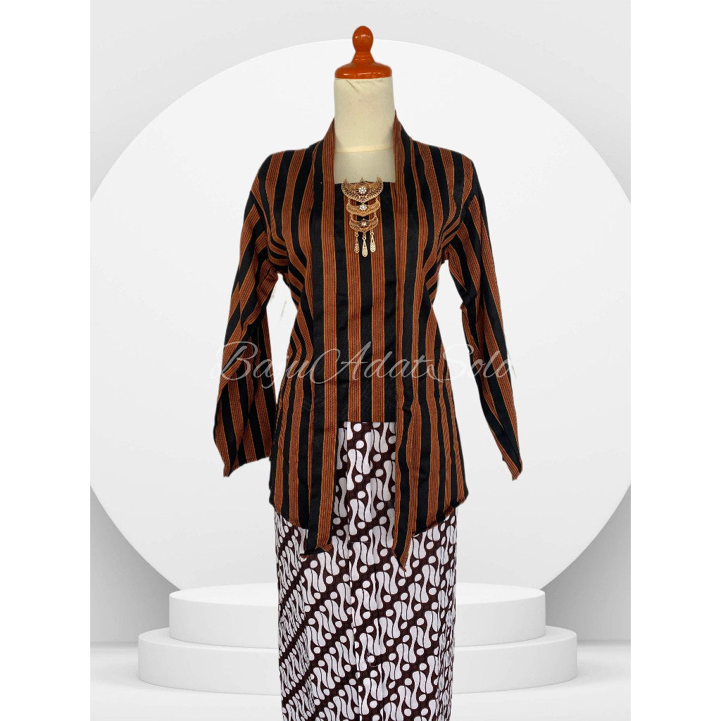 LURIK SET KEBAYA LURIK//KEBAYA LURIK+ROK JARIK WIRU+BROSS
