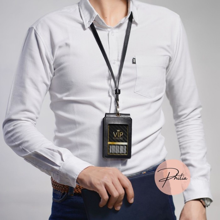

Name Tag Dua Sisi Magnet ID Card Holder Lanyard 2 Sisi Kulit - Cokelat