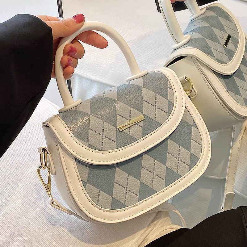 importTas Kecil Desain Ceruk untuk Wanita 2022 Tas Selempang Portabel Musim Panas Baru Tas Sadel Set