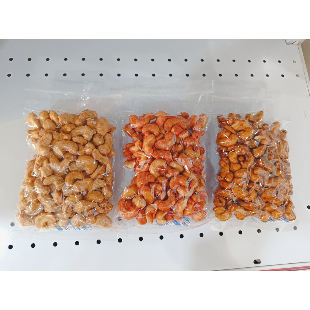 

Kacang Mede Aneka Rasa