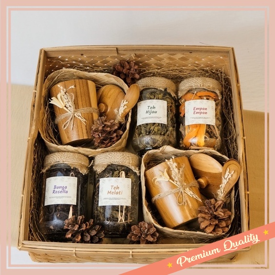 

Hampers Natal Unik Lucu Murah Kado Merry Christmas Tahun Baru / TISSA / Hampers Wedangan / Hampers Couple / Hampers Kayu Jati/ Hampers Lebaran / Hampers Wedding / Kado Ulang Tahun / Hampers Ramadhan
