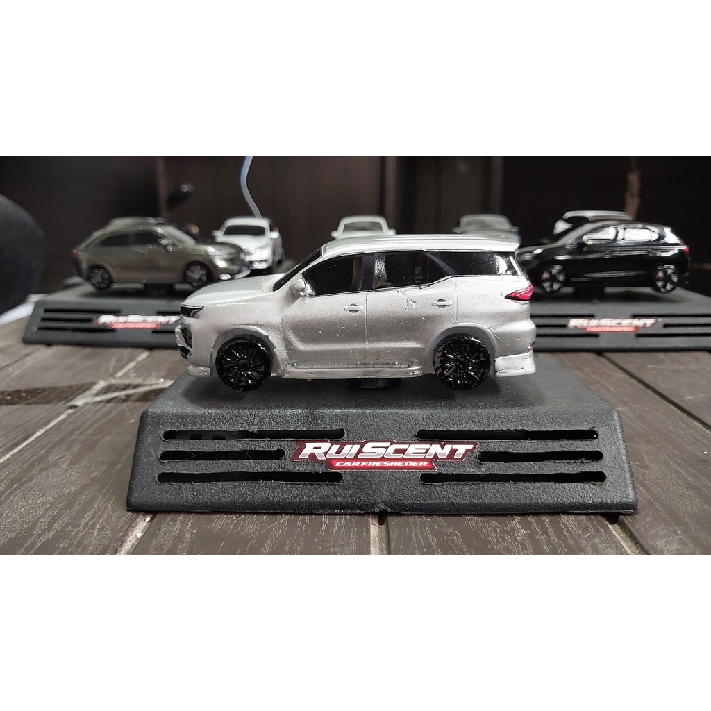 Parfum Mobil Miniatur Fortuner