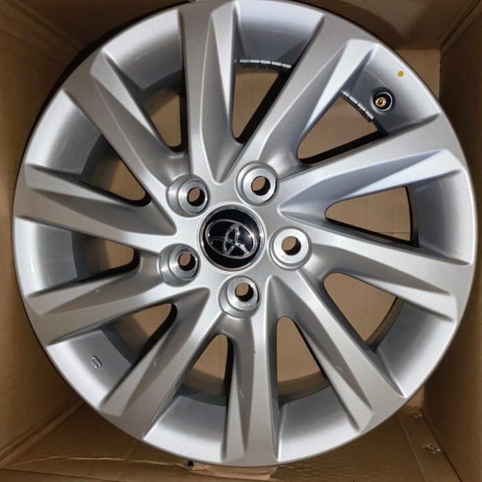 4 buah Velg mobil Ori Toyota Innova Zenix Hybrid G Bekas Ring 16 R16 5h 114.3 seperti baru dan mulus