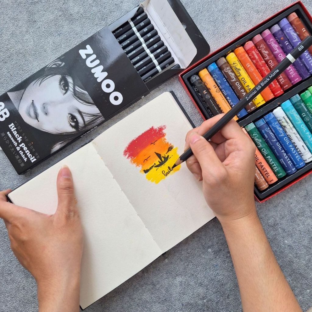 

ZUMOO PENSIL 8B BLACK MATTE SMOOTH & THICK PENSIL PENEBAL CRAYON