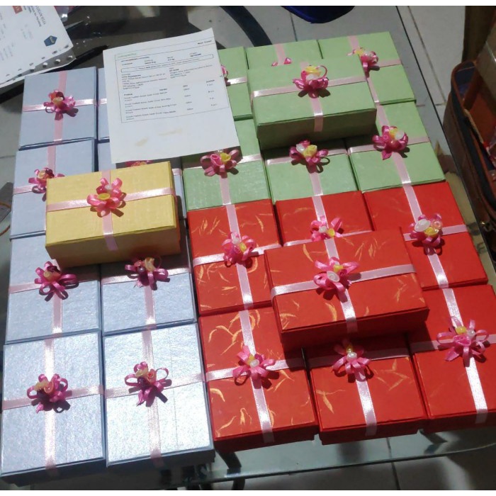 

TERLARIS!!! Kotak Kado Gift Box LM Emas Antam - Campur