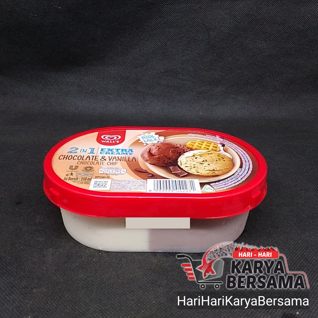 

ES KRIM ICE CREAM WALL'S CHOCOLATE & VANILLA CHOCOLATE CHIP 2 IN 1 EXTRA CREAM 350ML
