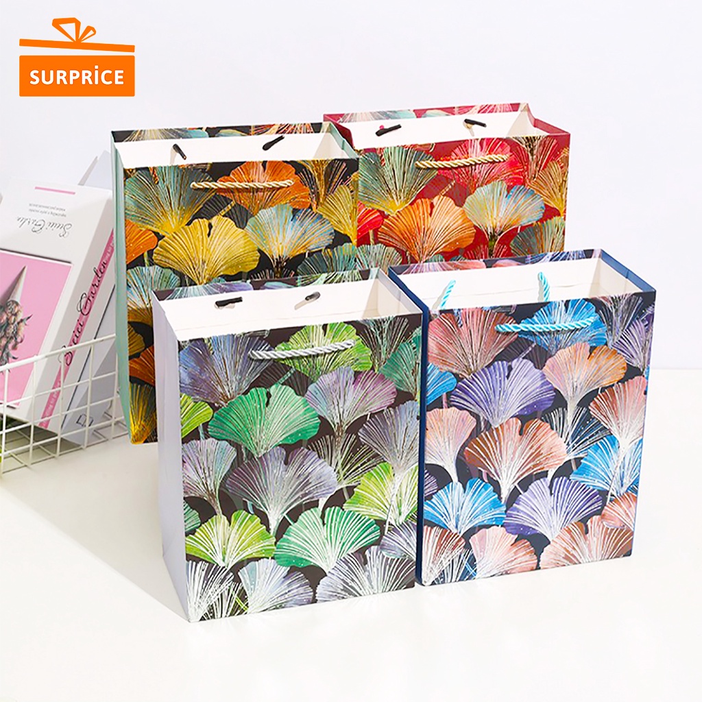 

Surprice Paperbag Motif Bunga Kipas 26x32x10cm / Tas Hadiah Lucu / Tas Kado / Paper Bag Tas Hadiah / Hadiah Bag Goodie Bag Gift Bag