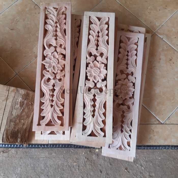 Ornamen Ukir Loster Ornamen Ukir Jendela Ukir Pintu Ukir Kayu Mahoni SU3243