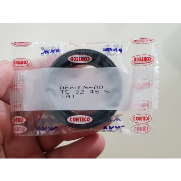 OIL Seal TC 32 48 8 . TC 32 X 48 X 8 JEPANG NBR -BC92