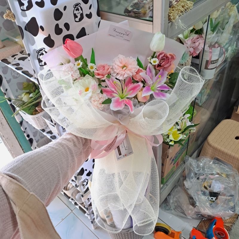 COD Buket Bunga Artificial Tulip mix Lily Rose Glitter Polynet Size M - Flower Bouquet Bucket Wisuda