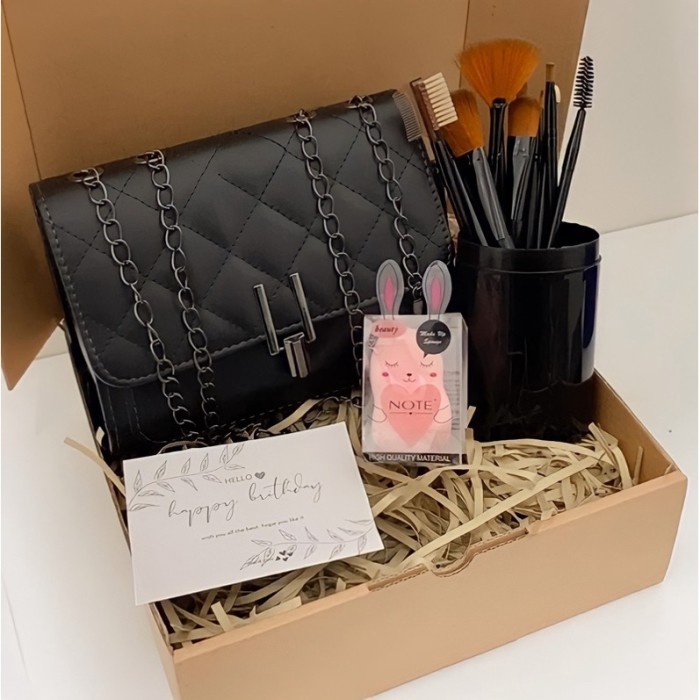 

HAMPERS CEWEK / KADO CEWEK / GIFT BOX CEWEK / SPONS MAKE UP / BRUSH - PAKET 5, GRADUATION