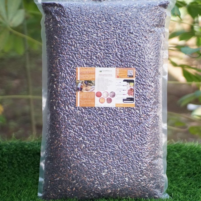 

Beras Hitam Pecah Kulit FRESH diambil langsung dari Sawah Petani (5kg)