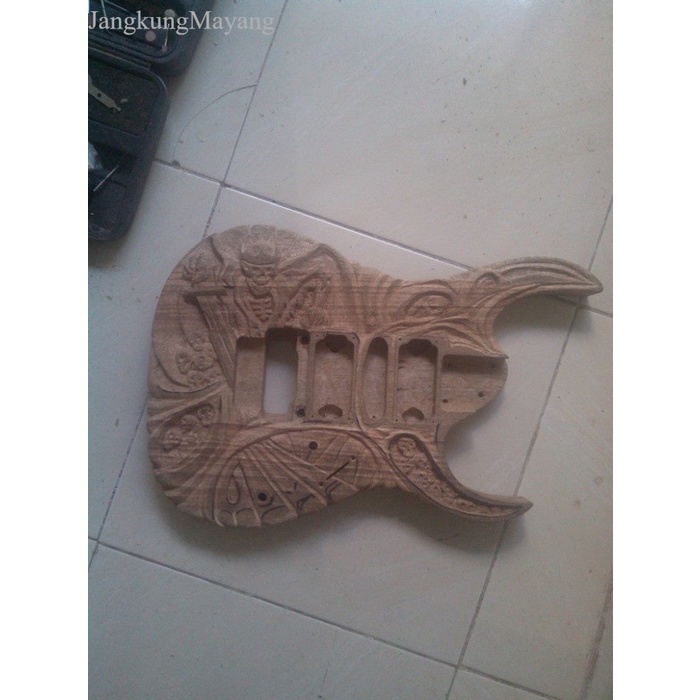 

body gitar ukir custom mahoni super bhn MENTAHAN TNP KLENGKAPAN fnx029 termurah