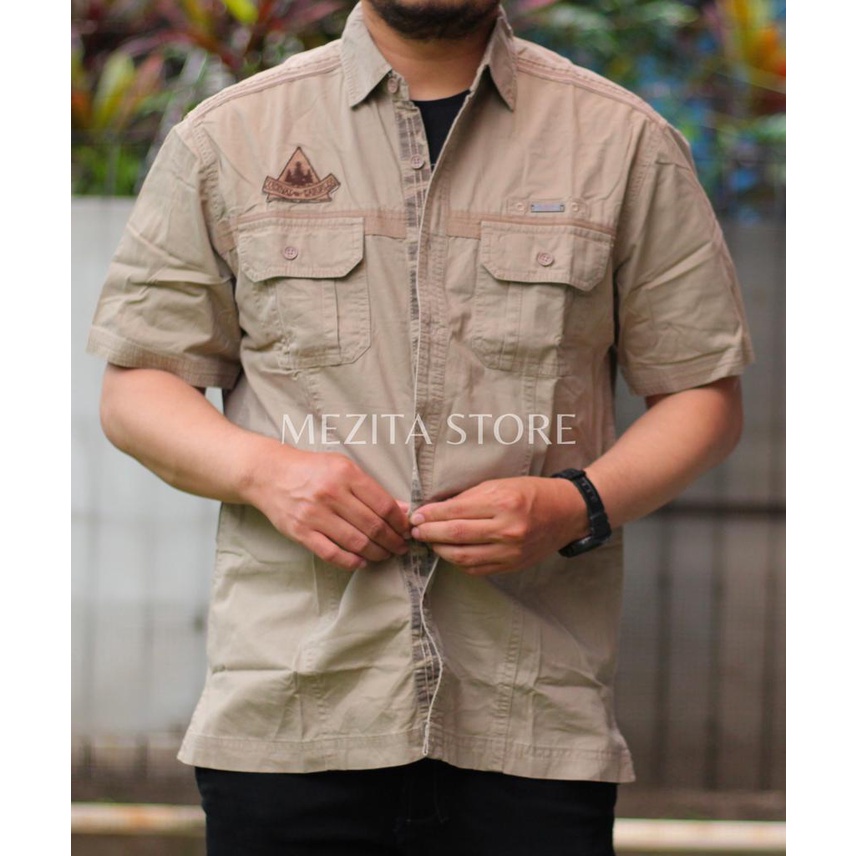 Kemeja Cardinal Casual 893