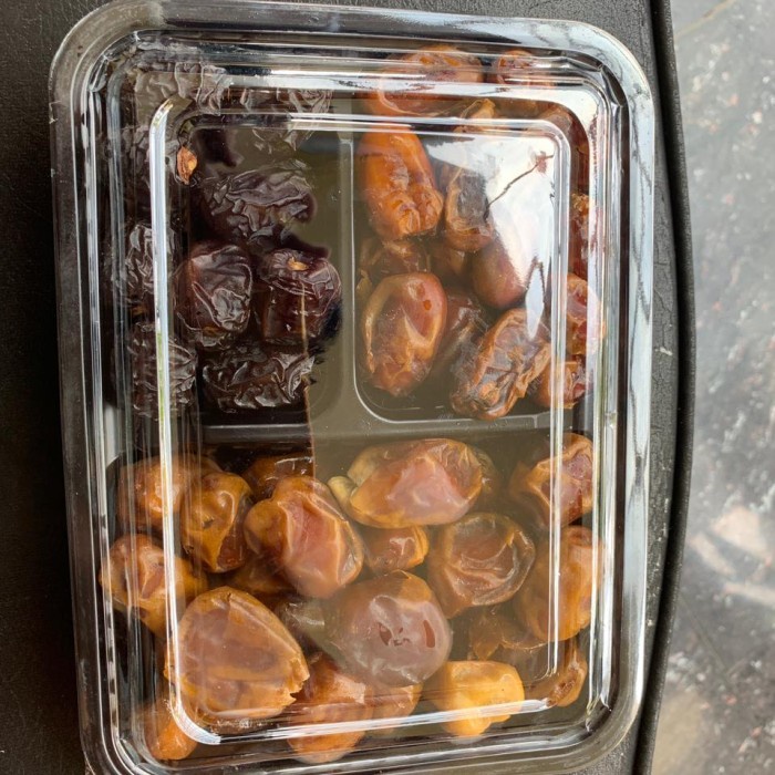 

Paket Camilan kurma raja 600gr 3in1 (sukari, ajwa madinah, khalas)