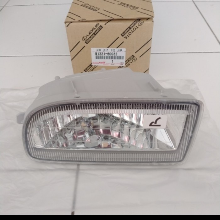 Fog Lamp Lampu Kabut Kiri Land Cruiser VX100 berkualitas