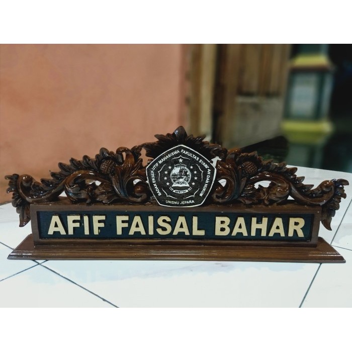 

PAPAN NAMA KAYU + PAPAN NAMA MEJA KERJA / CUSTOM LOGGO Complicated SU6884