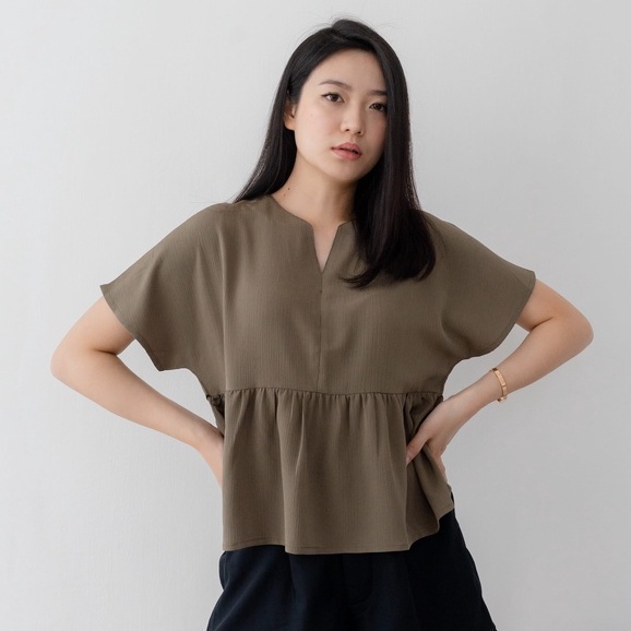 (JUAL RUGI) Ms Daisy Fae Baby Doll Crinkle Blouse Atasan Wanita Kasual Lengan Pendek