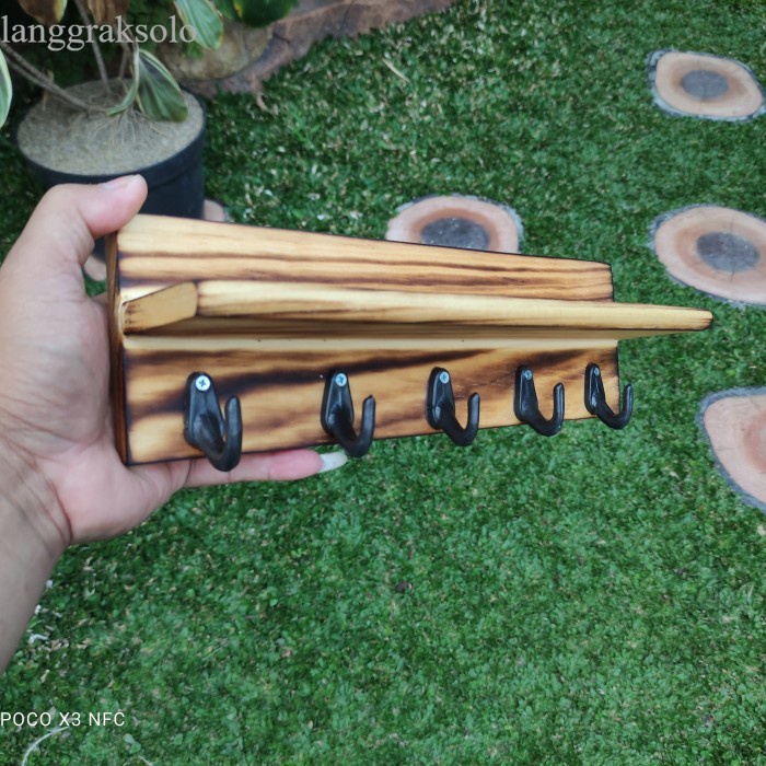 

Tempat Gantungan Kunci / Rak Gantungan Kunci Kayu / Key Holder - T bkrn hk plstk termurah