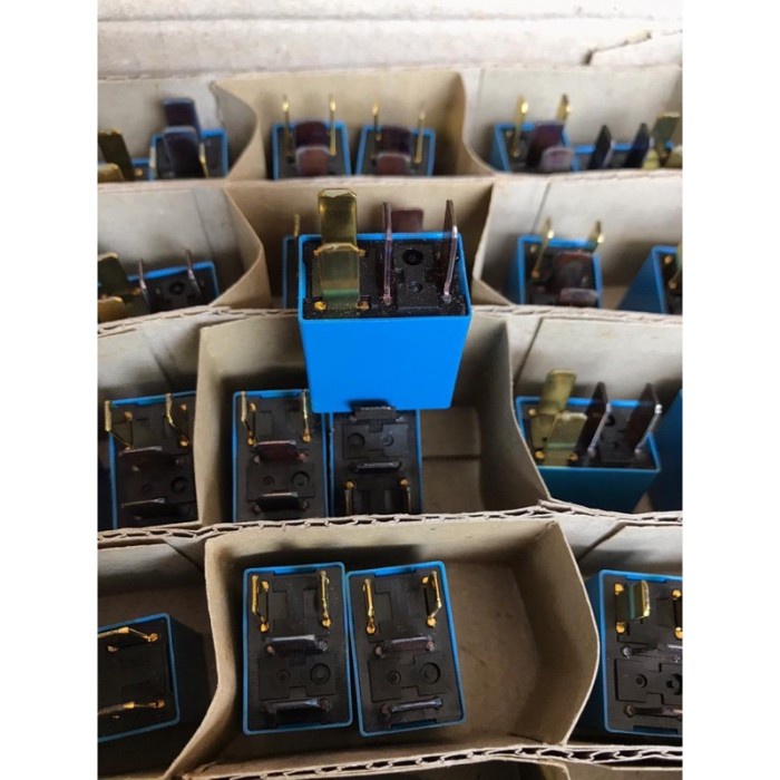 Relay biru OMRON 12V 20A kaki 4