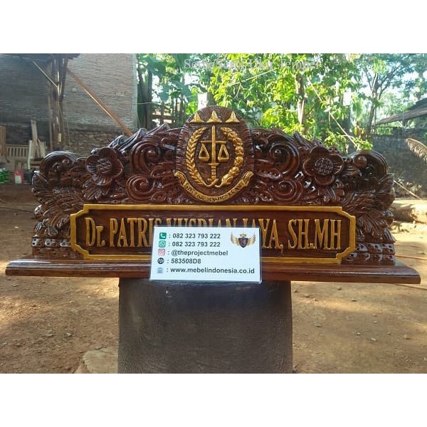 Papan Nama Meja Ukir Logo Kejaksaan Kayu Jati Perhutani Termurah