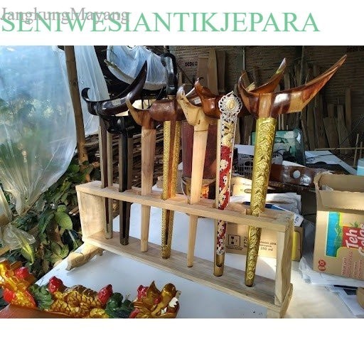 

GROSIR Jagrak keris minimalis garapan alus bahan full jati Isi 7 antik