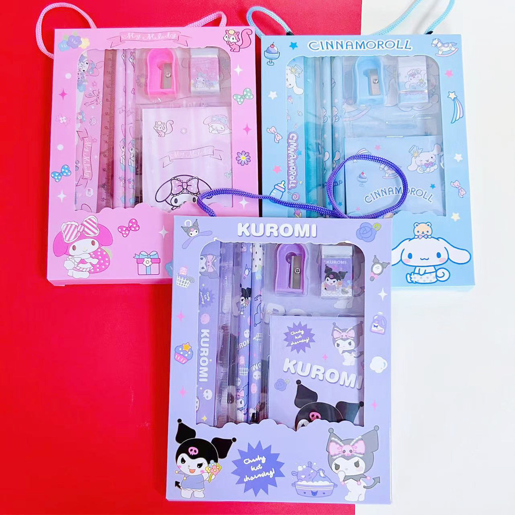 

Paket Alat Tulis Anak Sekolah Karakter Sanrio Terbaru/PAUD/ TK/ SD/ Kuromi/ My Melody/ Cinamoroll/ Pensil/ Orotan/ Rautan/ Penghapus/ Notes/ Penggaris/ Buku Notes Notepad/ 5in 1