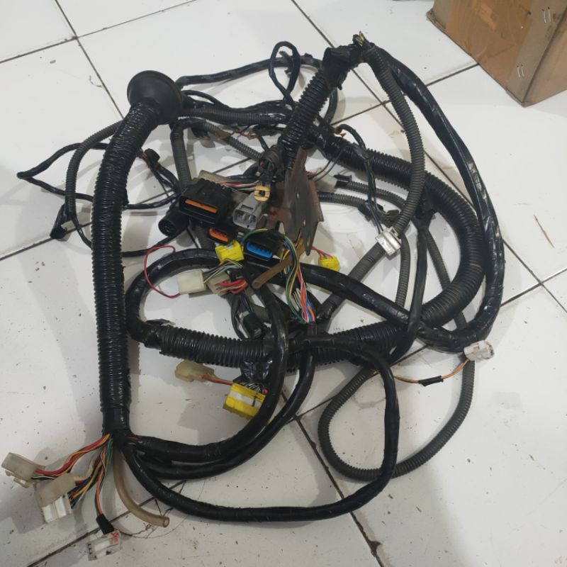 Kabel bodi body belakang Mitsubishi T120ss injeksi Asli Copotan hanya bagian belakang