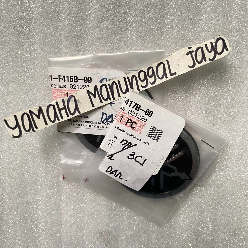 YAMAHA ORIGINAL ASLI EMBLEM  (GARPUTALA)  TANKI KANAN VIXION