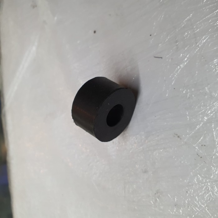 Karet shock depan rata kecil bulat Kijang Futura Carry Panther