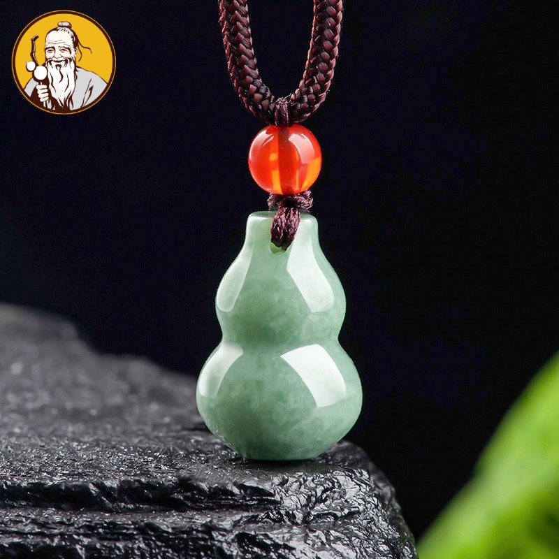 Dengan Sertifikat：Batu giok alami Sebuah produk, liontin labu hijau kacang.