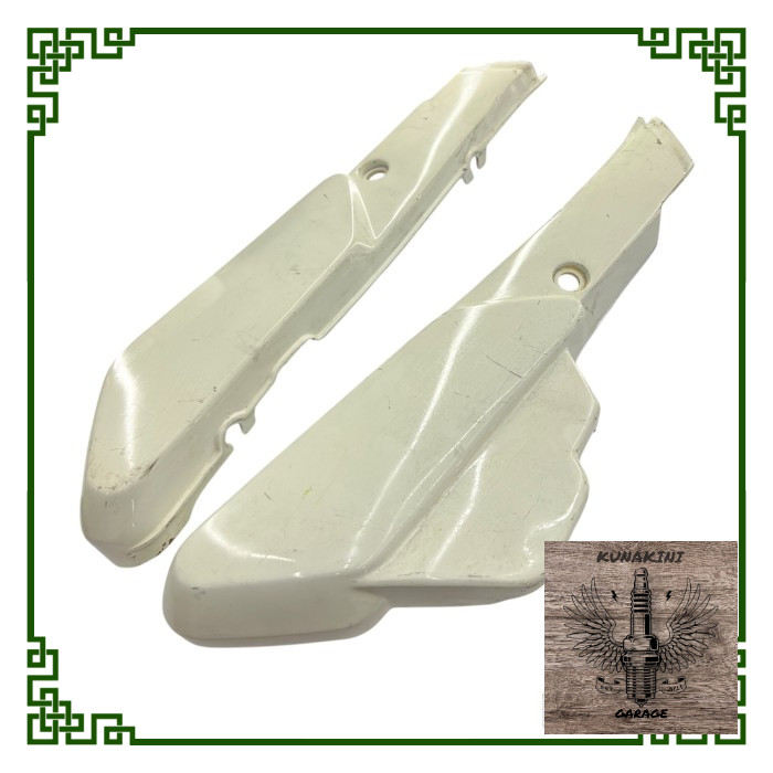 Cover Body Box Dop Tutup Aki Accu Yamaha Alfa Original Putih / Cover Body Tutup Aki Motor Yamaha Alf