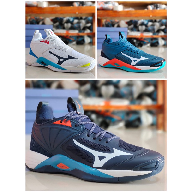 Mizuno Wave Momentum low Sepatu voli Mizuno momentum 2 super premium