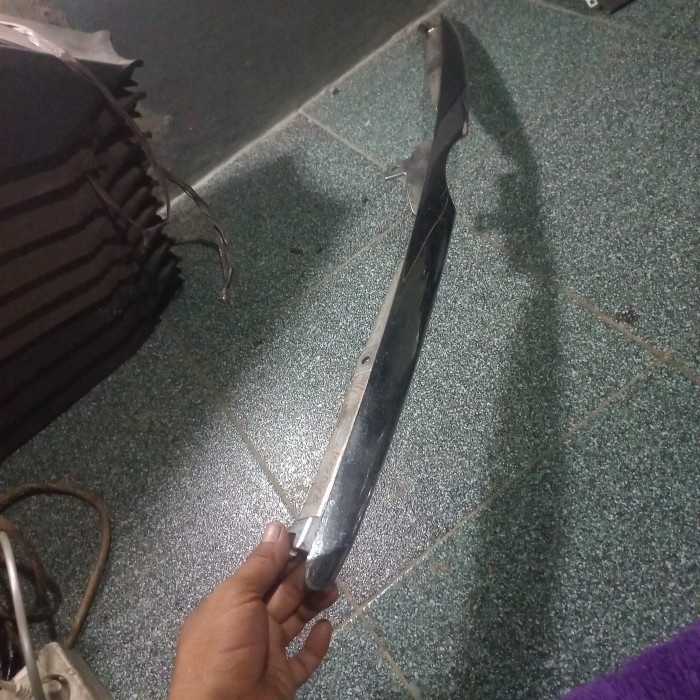 Lis kap mesin Avanza 2004 sd 2005