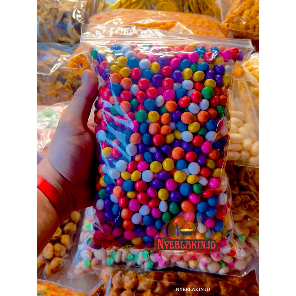 

BISKUITS CHACHA WARNA BERAT 1 KILO GRAM - AGEN SNACK MURAH _ NYEBLAKIN.ID