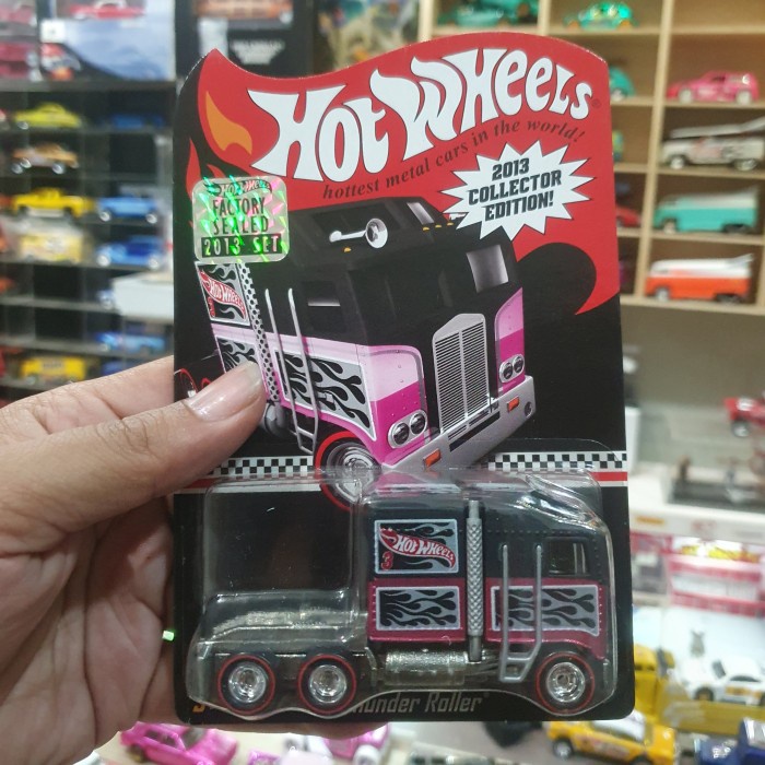 Hot Wheels Thunder Roller 2013 collector edition factory sealed pink SNS27