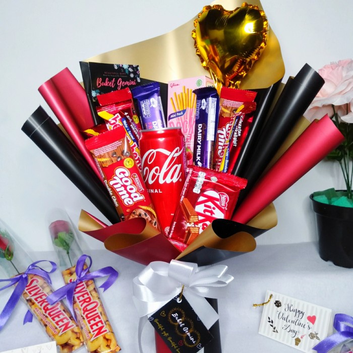 

Buket, buket coklat, buket snack, buket wisuda, valentine, buket bunga