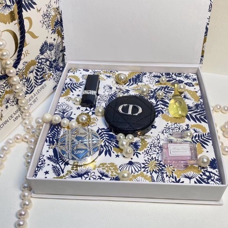 【COD】 Dior cosmetic set Dior lipstick/Dior Lipstik·Parfum·Cushion·Loose powder dior five piece set/D