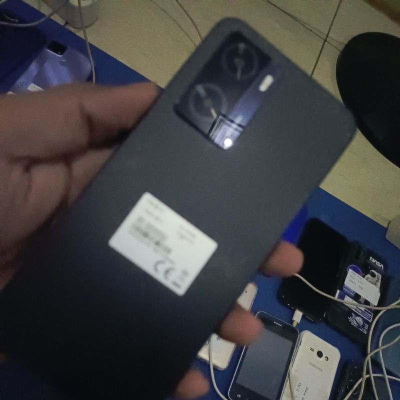 Oppo A57 Ram 4/64 hp & cas nominus garansi toko 1 bulan