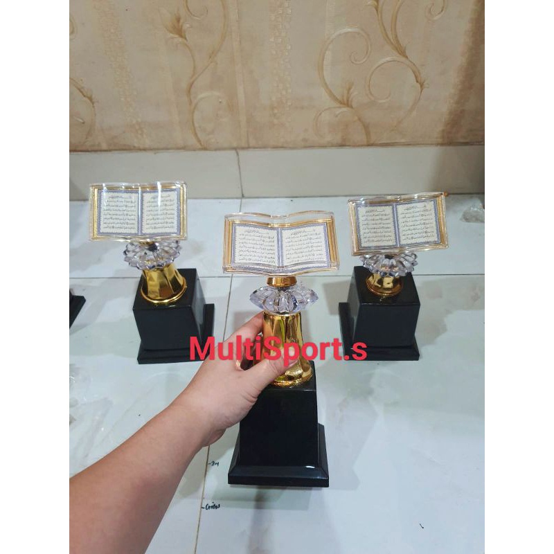 PIALA TROPHY KRISTAL BUKU AL-QUR'AN 1 PC