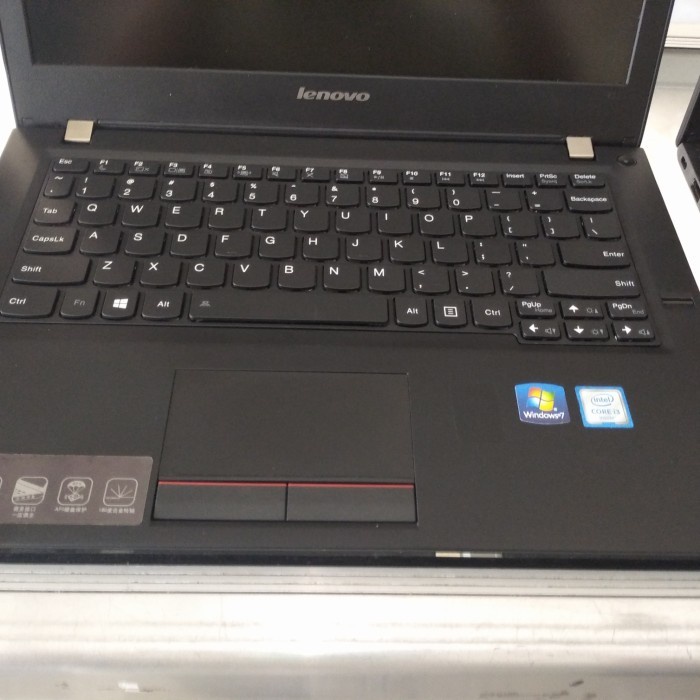 laptop LENOVO k2450 core i3 haswell ssd 256Gb body slim ram 4gb