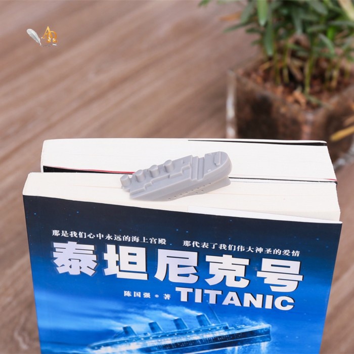 

Pembatas Buku Unik / Bookmark Edisi Titanic Lux Limited