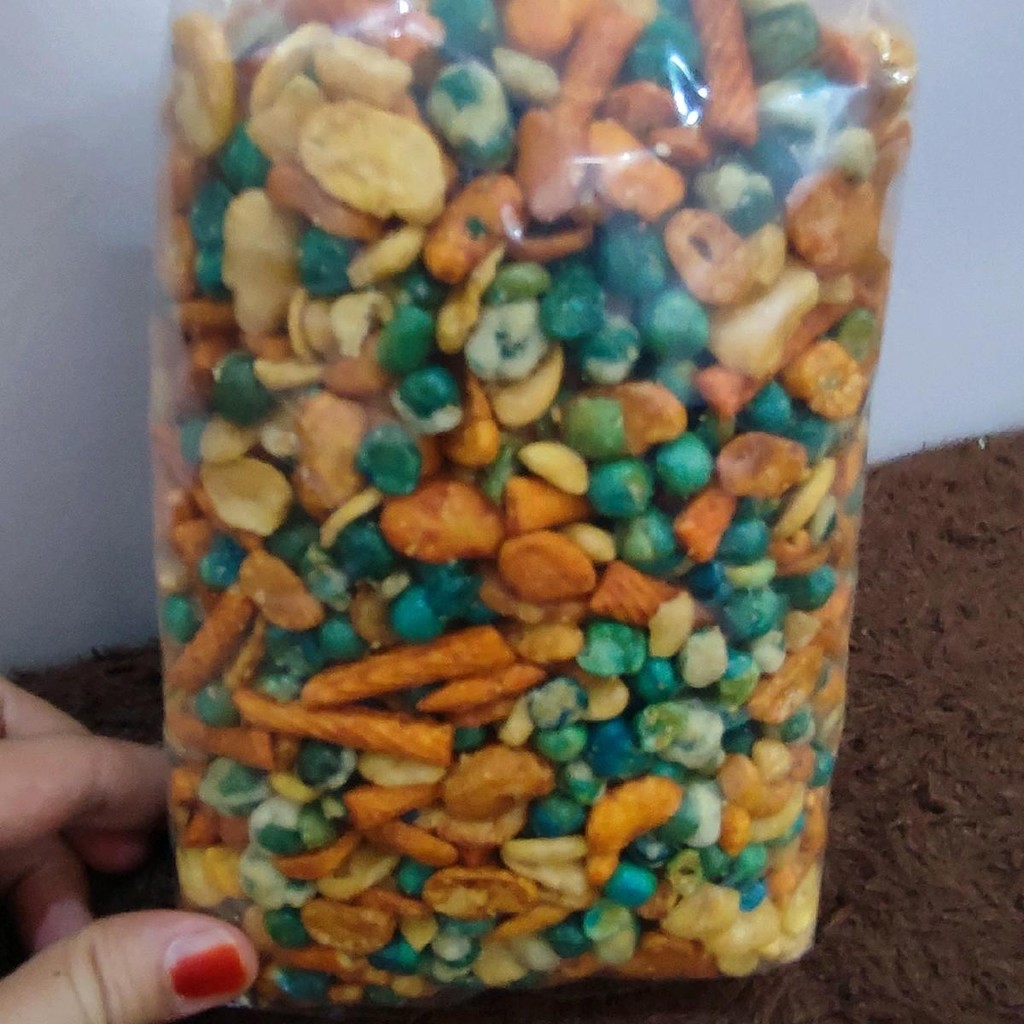 

SNACK MIX KACANG KORO CAMPUR