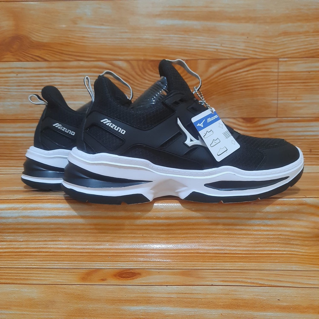 Harga sepatu running outlet mizuno original