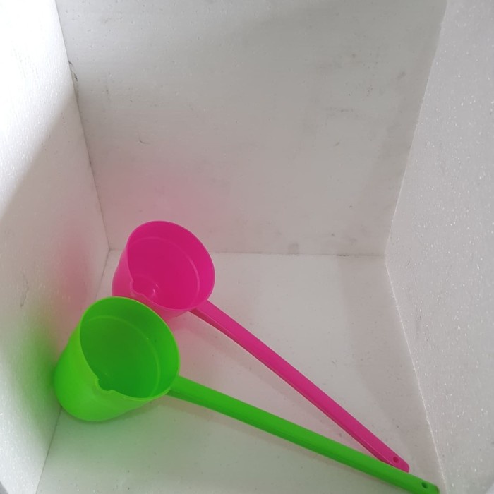 Gayung Plastik Gagang Panjang / Gayung Mandi Gagang Panjang