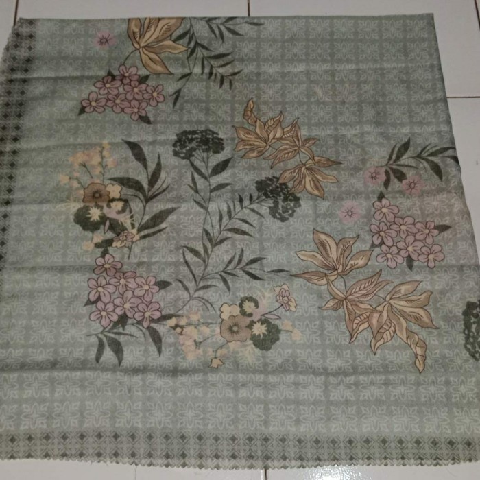 Hijab segiempat motif hijau sage voal premium jilbab kerudung Lacercut