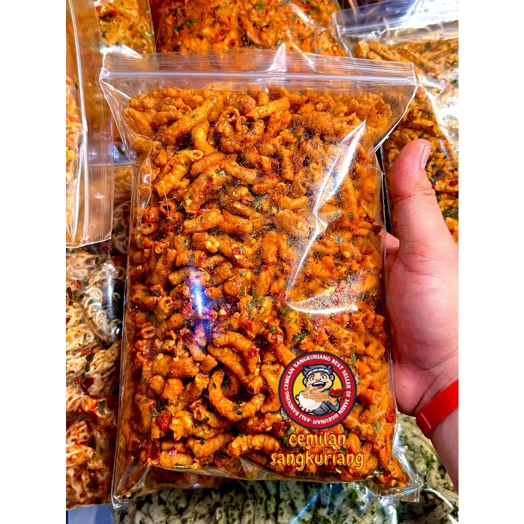 

250gram KERIPIK USUS AYAM CRISPY PEDAS DAUN JERUK AGEN SNACK